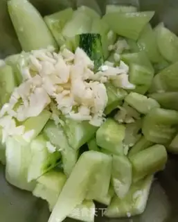 Make Oily spicy cucumbers step 2