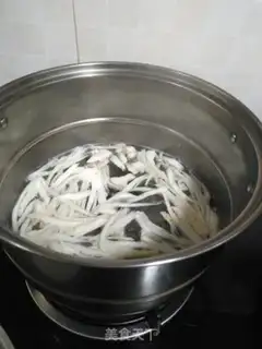 Make The red oil, the apricot step 0