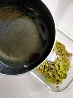 Make Spicy sesame noodles step 4