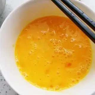 Make Peas fried eggs step 2
