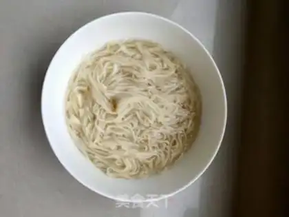 Make Spicy sesame noodles step 8