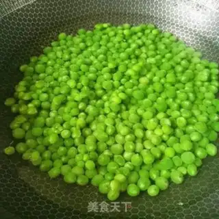 Make Peas fried eggs step 4