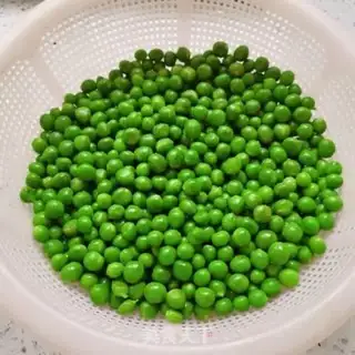 Make Peas fried eggs step 5