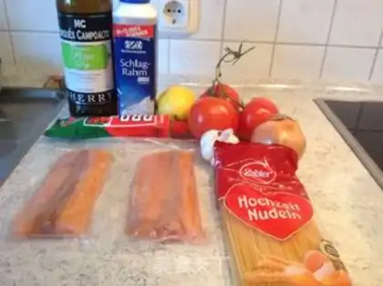 Make Salmon tomato pasta step 0