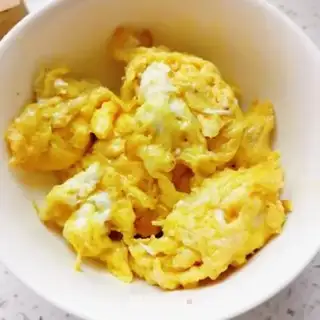 Make Peas fried eggs step 7