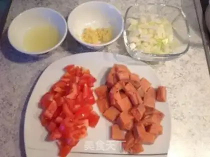Make Salmon tomato pasta step 1