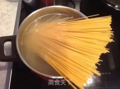 Make Salmon tomato pasta step 2