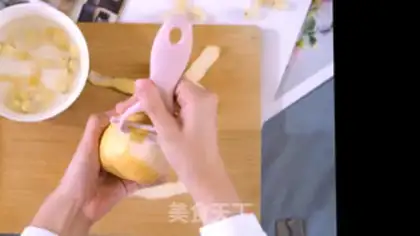 Make Lily Lotus soup step 1