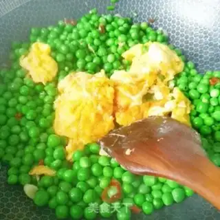 Make Peas fried eggs step 11