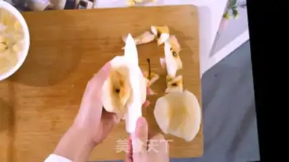 Make Lily Lotus soup step 2