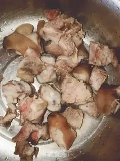 Make Peanut pig feet step 1