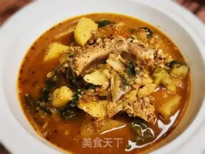 Make Korean hog-rich spinal bone potato soup step 5