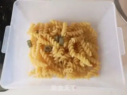 Make Garlic shrimp pasta step 0