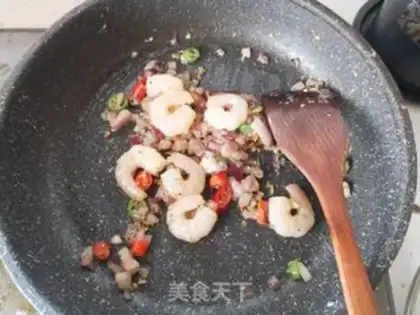 Make Garlic shrimp pasta step 3