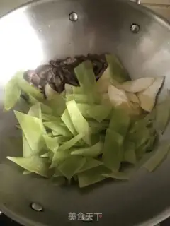 Make Beef rolls, black and white step 4