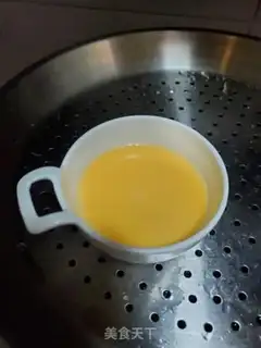 Make Squeeze the eggs step 4