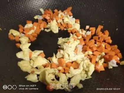 Make Carrot egg fried rice step 2