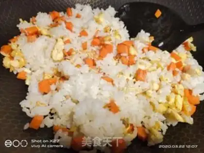 Make Carrot egg fried rice step 4