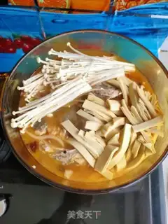 Make Tomato vegetable fish head soup step 17