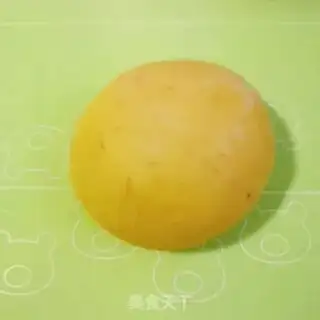 Make Pumpkin rolls step 5