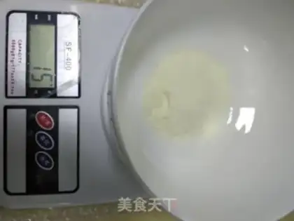 Make Strawberry balls step 4