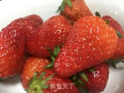 Make Strawberry sauce step 0