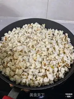 Make Caramel coconut popcorn step 6