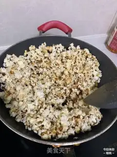 Make Caramel coconut popcorn step 7