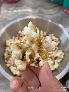 Make Caramel coconut popcorn step 9