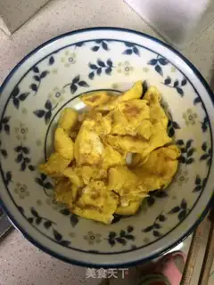 Make Pineapple rice step 1