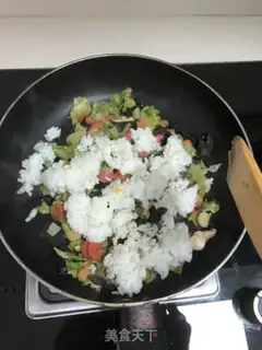 Make Pineapple rice step 3