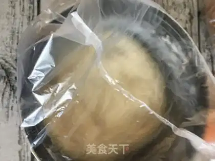Make The rice onion roll step 3