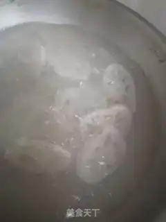 Make Onion chips step 1