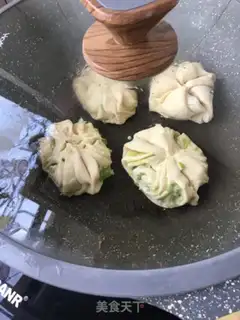 Make The rice onion roll step 17