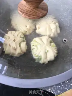 Make The rice onion roll step 21