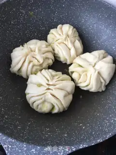 Make The rice onion roll step 23