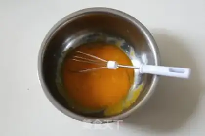 Make Strawberry rolls step 1