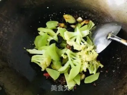 Make Dry pots and vegetables step 6
