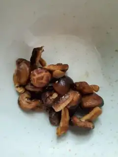Make Chicken claw carrot soup step 1