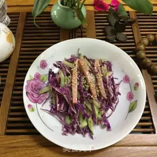 Make A vegetable salad in ham step 6