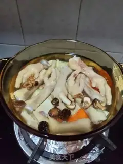 Make Chicken claw carrot soup step 4