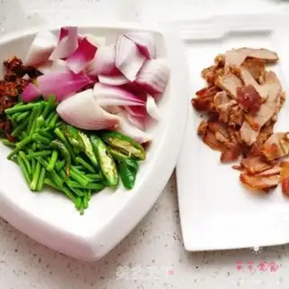 Make Garlic onion beef step 1