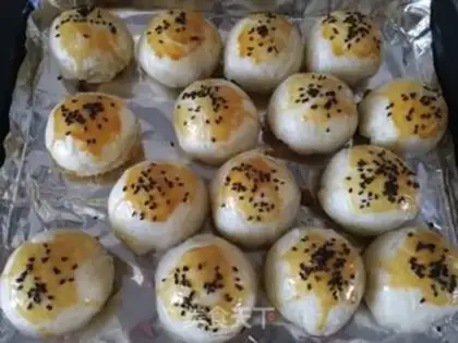 Make Fresh meat mooncake step 19