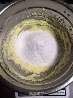 Make A pound cake of clot nuts step 3