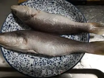 Make Fresh yellow fish step 1