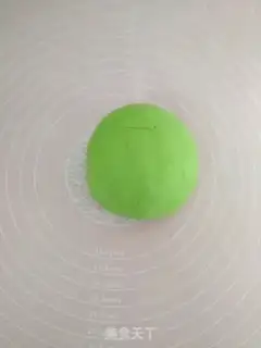 Make Double-coloured buns step 6