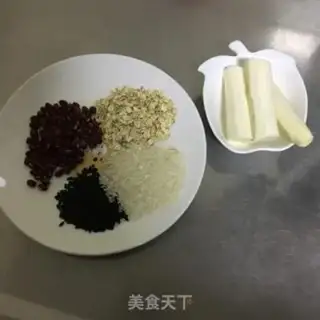 Make Red Bean Mountain medicine, black rice congee step 0