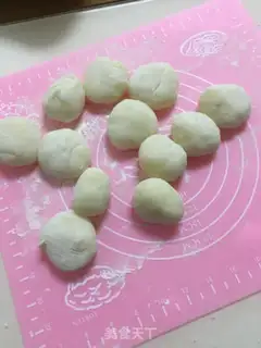 Make Mango Snowmen step 7