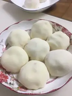 Make Mango Snowmen step 13