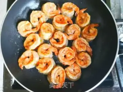Make Curry shrimp noodles step 2
